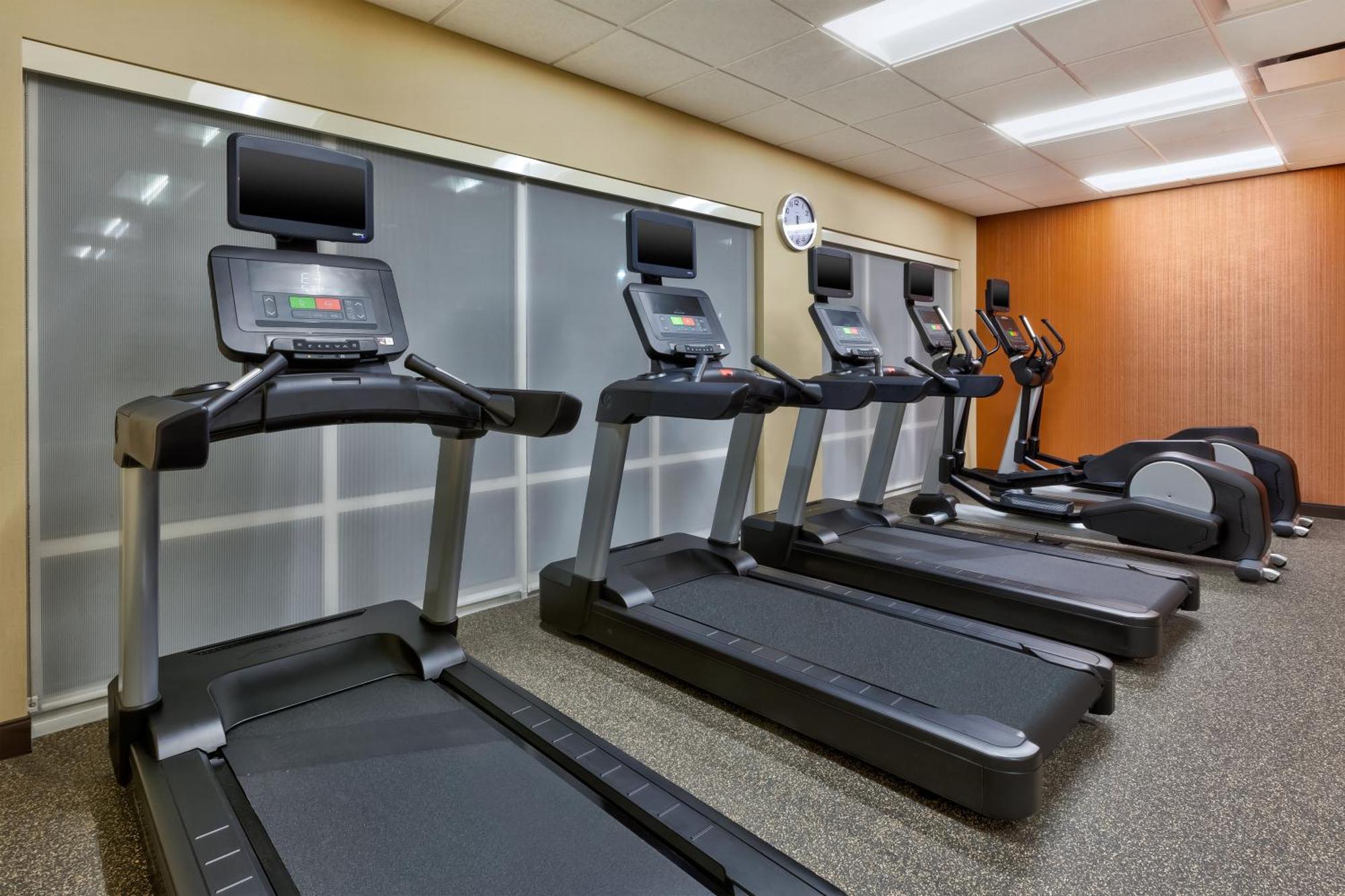 Hotel Towneplace By Marriott Airport Southeast Cascade