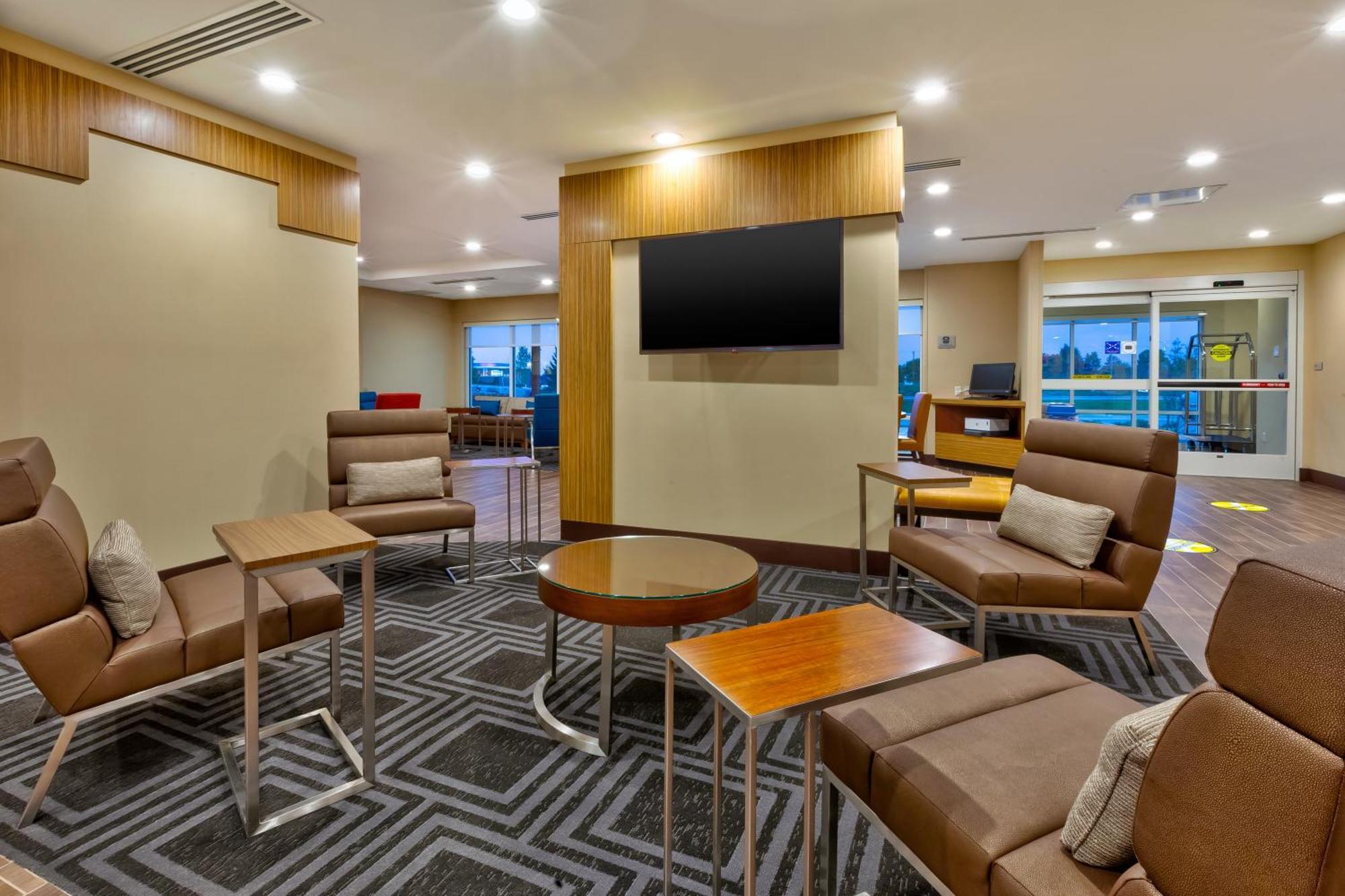 Towneplace By Marriott Grand Rapids Airport Southeast Hotel