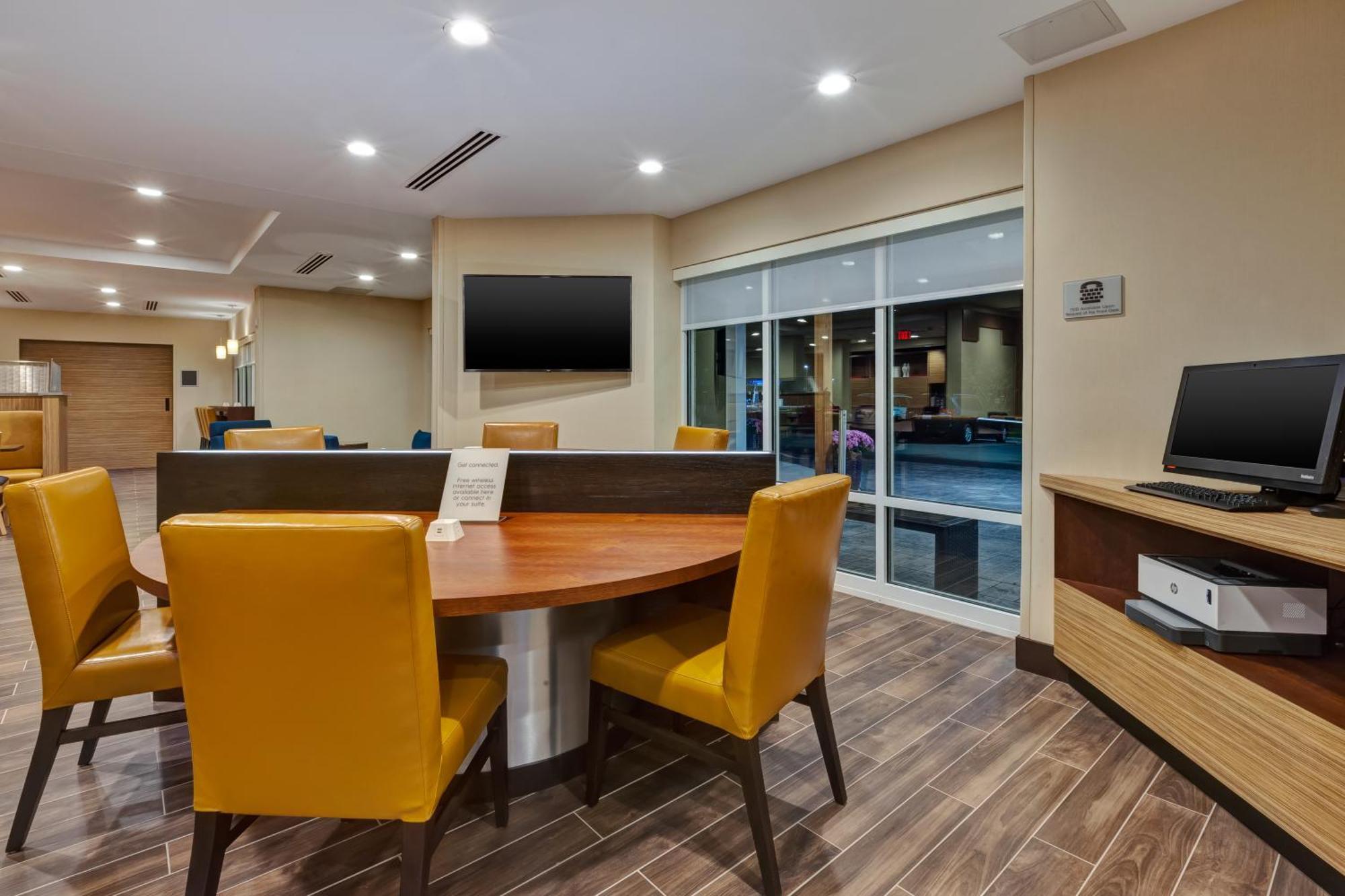 Hotel Towneplace By Marriott Grand Rapids Airport Southeast Cascade