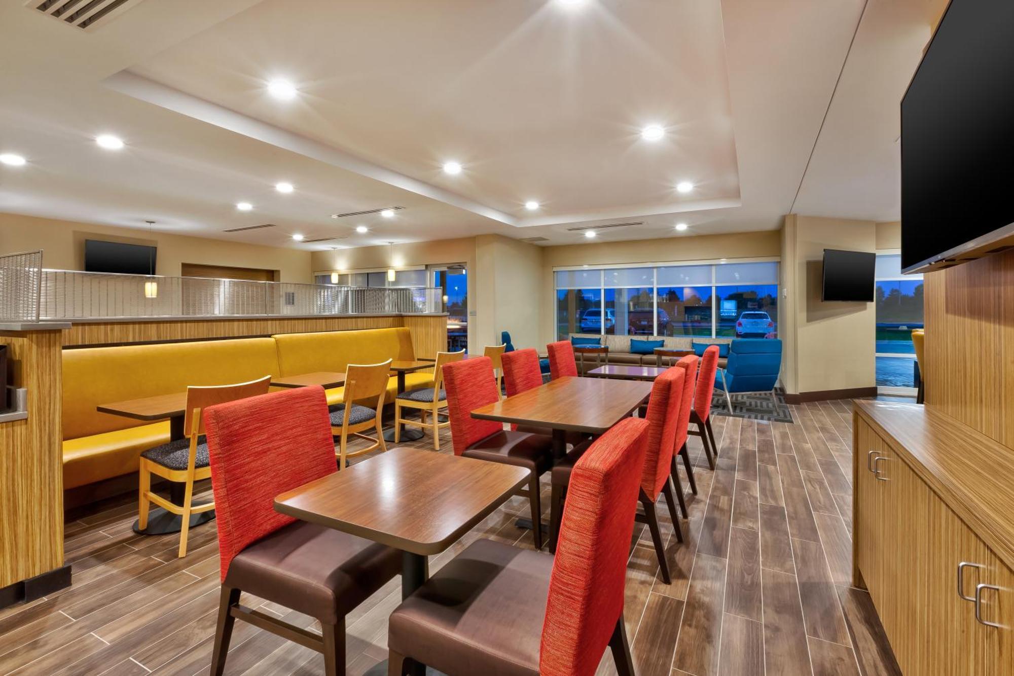 Hotel Towneplace By Marriott Grand Rapids Airport Southeast 3*