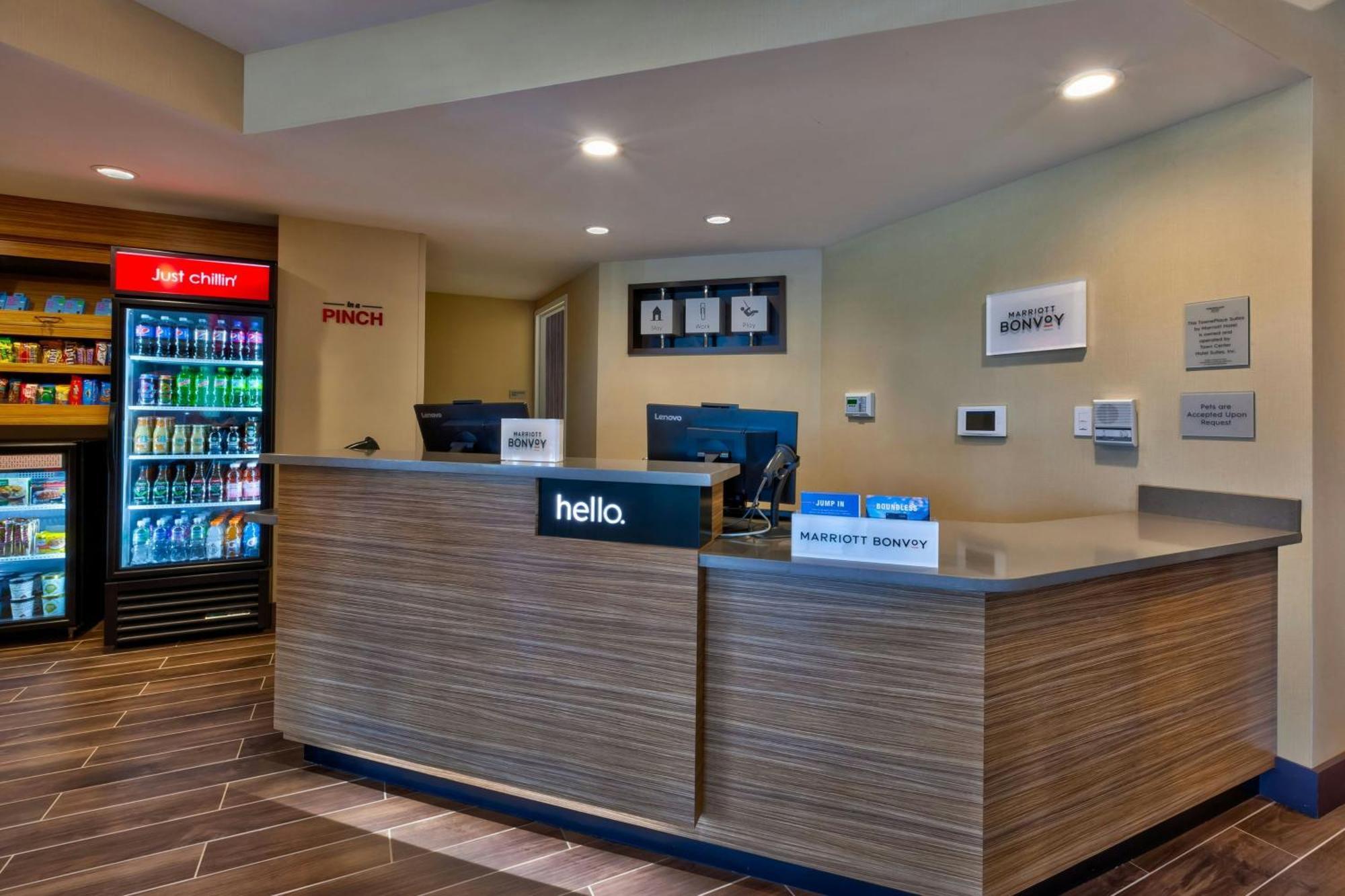 Hotel Towneplace By Marriott Grand Rapids Airport Southeast