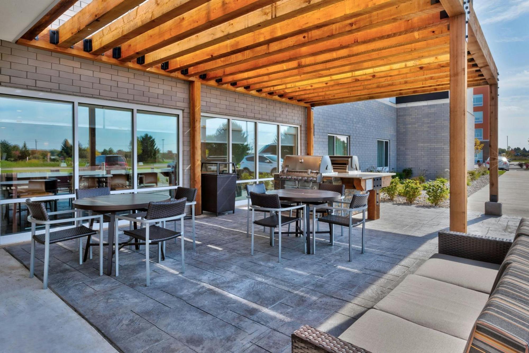 Towneplace By Marriott Grand Rapids Airport Southeast Cascade